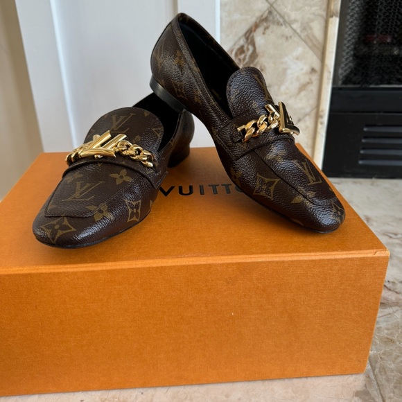 Louis Vuitton loafers - Picture 1 of 3